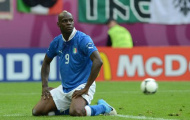 Balotelli bị phân biệt chủng tộc, nhân viên an ninh làm ngơ