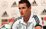 Klose sẽ quyết cạnh tranh với Gomez