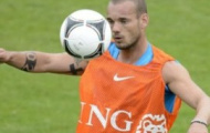 Video: Wesley Sneijder biểu diễn kĩ thuật trong buổi tập của Hà Lan