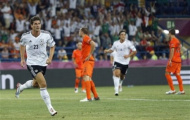 Hà Lan 1 - 2 Đức: Cú đúp của Mario Gomez giúp Đức đặt một chân vào vòng tứ kết