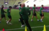 Video: HLV Ireland, Giovanni Trapattoni (73 tuổi) tập luyện cùng tuyển thủ