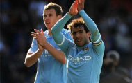 Man City 'xả hàng' để mua Van Persie