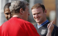Hodgson sẽ thay đổi chiến thuật vì Rooney