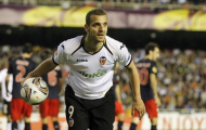 Valencia 'trói' Soldado đến năm 2017