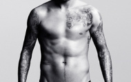 Beckham cởi áo 'khoe thân' khiến các con 'há hốc miệng'