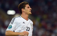 Mario Gomez rộng cửa làm... “Vua”!