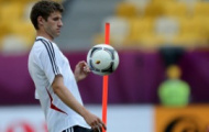 Video: Thomas Muller làm thủ môn