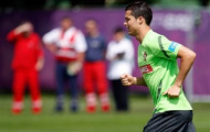 Rosicky “đá đểu” Cristiano Ronaldo
