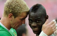 Video: Joe Hart và Balotelli so tài trên chấm 11m