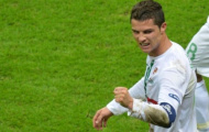 Ronaldo tỏa sáng rực rỡ: Bóng đá thế giới cần 'tấm gương Ronaldo'