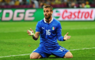 Italia khủng hoảng hàng thủ trước vòng bán kết