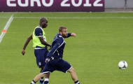 De Rossi và Balotelli suýt tẩn nhau trong phòng thay đồ