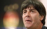Loew: Theo kèm Pirlo cũng vô dụng ...
