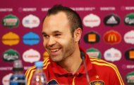 Iniesta 'bắt bài' lối chơi của Bồ Đào Nha