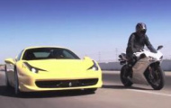 Video: Cuộc chiến giữa Ferrari 458 Italia và Ducati 1198S
