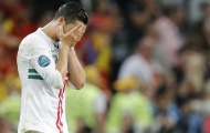 Thua cuộc cay đắng, CR7 thất vọng ôm mặt khóc