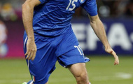 Barzagli bước ra khỏi bóng tối
