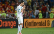 Cris Ronaldo lẩm bẩm gì sau thất bại của Bồ Đào Nha?
