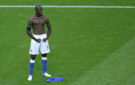 Balotelli dành tặng bàn thắng cho mẹ nuôi