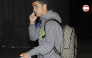 Cristiano Ronaldo bị lỡ máy bay khi về nước