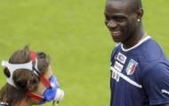 Video EURO 2012: Lồng tiếng khó đỡ vào những pha hài hước ở EURO 2012