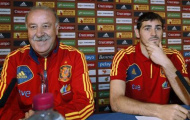 Thầy trò Del Bosque giữ chân trên mặt đất