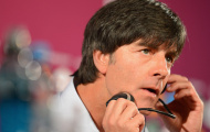 Mesut Oezil ủng hộ Joachim Loew tại vị