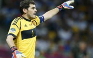 Video EURO 2012: Casillas yêu cầu trọng tài dừng trận đấu sớm
