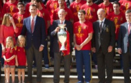 Video EURO 2012: Tuyển Tây Ban Nha diện kiến thủ tướng tại quê nhà