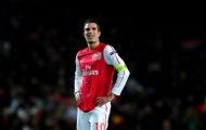 Huyền thoại Arsenal khuyên Arsenal bán gấp Van Persie