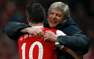 Van Persie đã phản bội Wenger?