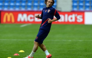 Chuyển động ở Bernabeu: Sắp có Modric, từ bỏ Maicon