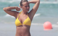 Dàn WAGs đua sắc với bikini tại Miami
