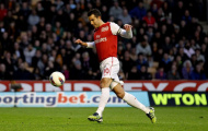 Người cũ “hiến kế” cho Arsenal giữ chân Van Persie
