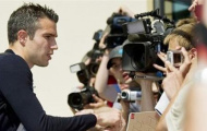 Van Persie ngồi lại với Arsenal: Bàn để tìm... bến đỗ mới
