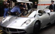 Video: Chiêm ngưỡng siêu xe Pagani Huayra đầu tiên tại Paris
