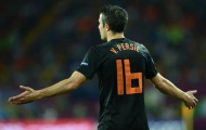 Man City: Adebayor đi, Van Persie mới có thể đến