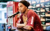 Ronaldinho bị Coca-cola trừng phạt vì… uống Pepsi