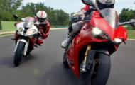 Video: Ducati 1199 Panigale S đọ sức với BMW S1000 RR