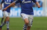 Schalke chi 24 triệu euro để giữ Huntelaar: Đánh bạc với “Thợ săn”