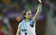 Real nâng giá cho Modric