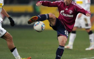 Schalke 04 tính trả Manuel Jurado lại cho Atletico Madrid