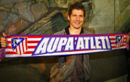 HLV Aragones giải thích cho Emre giá trị màu áo Atletico Madrid