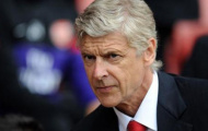 Chiếc xe Arsenal đang chạy với bình xăng sắp cạn