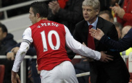 Van Persie không thể rời Arsenal mùa hè này