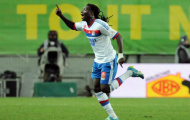Gomis từ chối Tottenham để ở lại Lyon