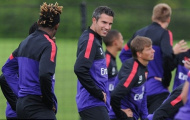 Wenger cho van Persie 48 giờ để quyết định tương lai