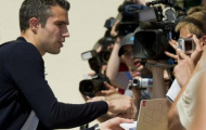Milan “khát” tiền đạo giỏi: Đến lượt van Persie được “điểm danh”