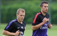 Wenger thề không bán Van Persie cho M.U