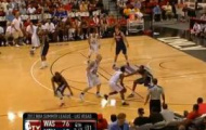 Video NBA giao hữu: Pha solo và chuyền bóng cực hay của Jeremy Pargo